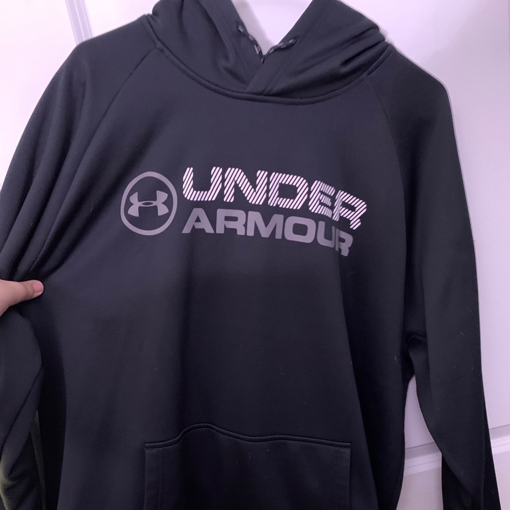Men’s Under Armour pullover hoodie